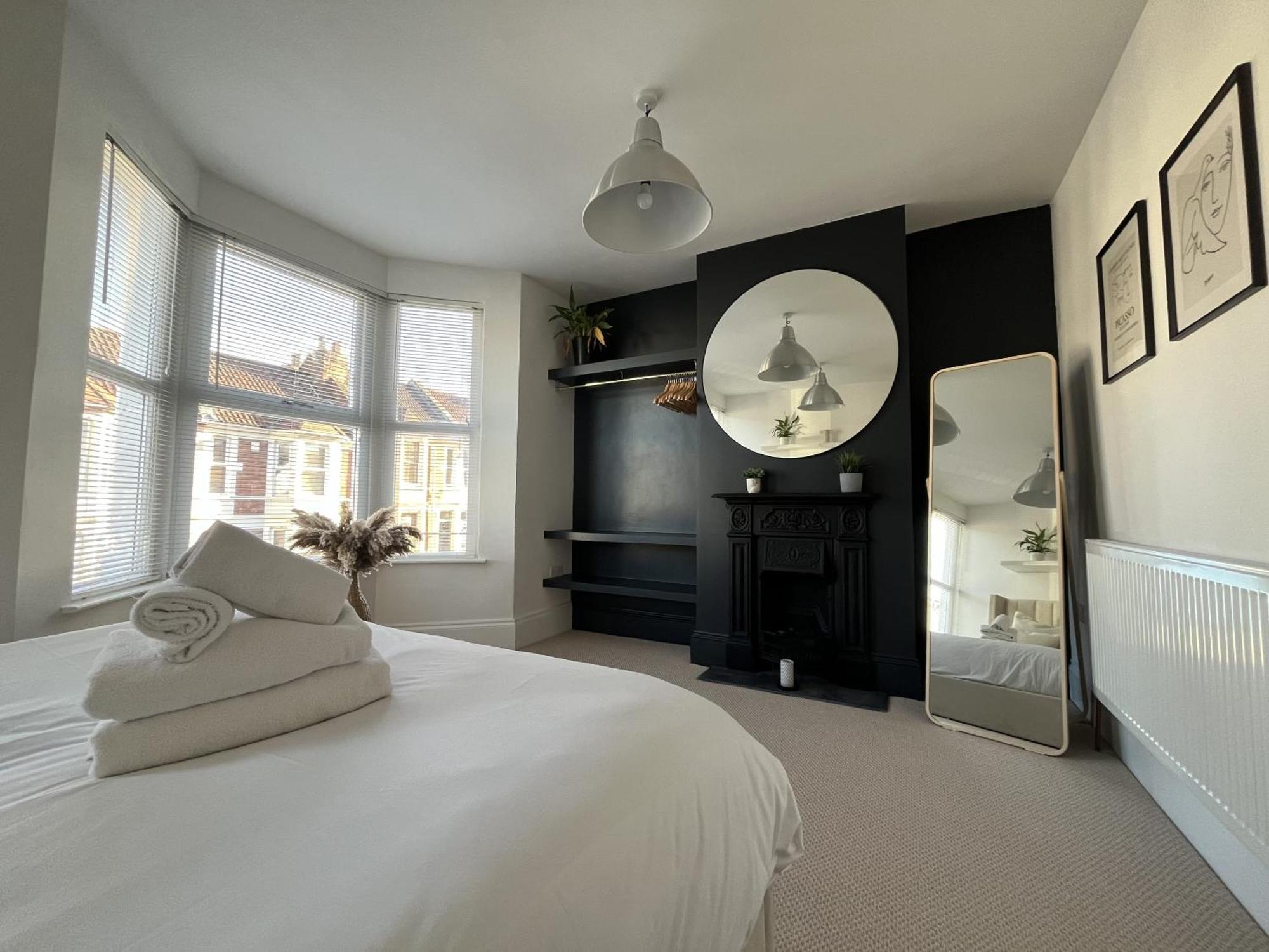 Restored Victorian Home With Private Garden Bristol Bagian luar foto